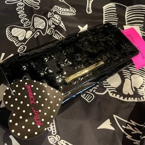 NWT Betsey Johnson Patent Crossbody Clutch